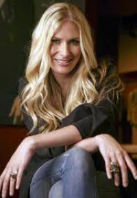 Holly Williams